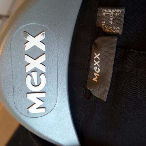 Practical Mexx black jacket front buttoned & side pockets - Picture 3 of 5